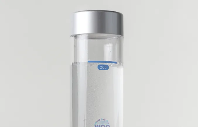 ボトルに水を入れる